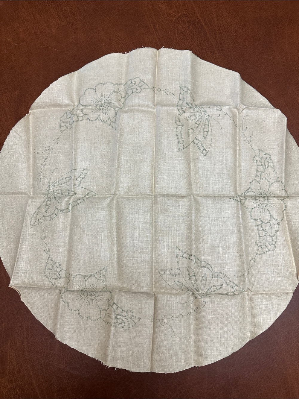 Vintage Cream Pre Stamped Pattern For Embroidery Round Table Linen